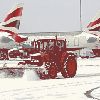 Snow Misery at Terminal 5 - Snow closes heathrow terminal 5 - Hostels247.com News
