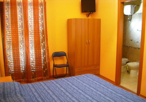 BED AND BREAKFAST NIGHT AND DAY