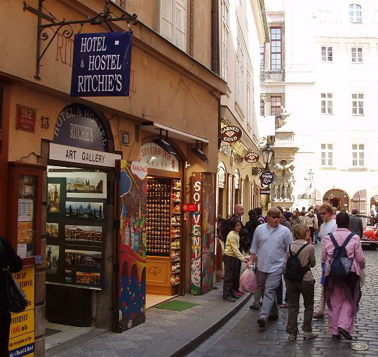 RITCHIES HOSTEL & HOTEL