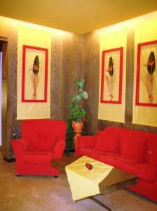 HOTEL NEUSASSER HOF GARNI