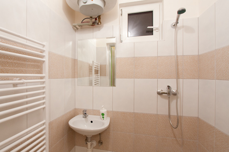 IM HOSTELS AND APARTMENTS