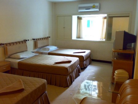 NA NA CHARTSUKHUMVIT 25  HOTEL